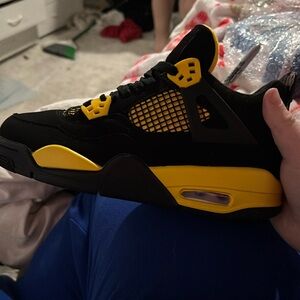 women’s 7 thunder jordan’s